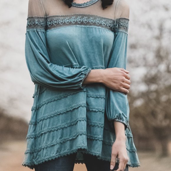 ⭐️Layered Lace Mesh Top In Mint⭐️ - Picture 2 of 8